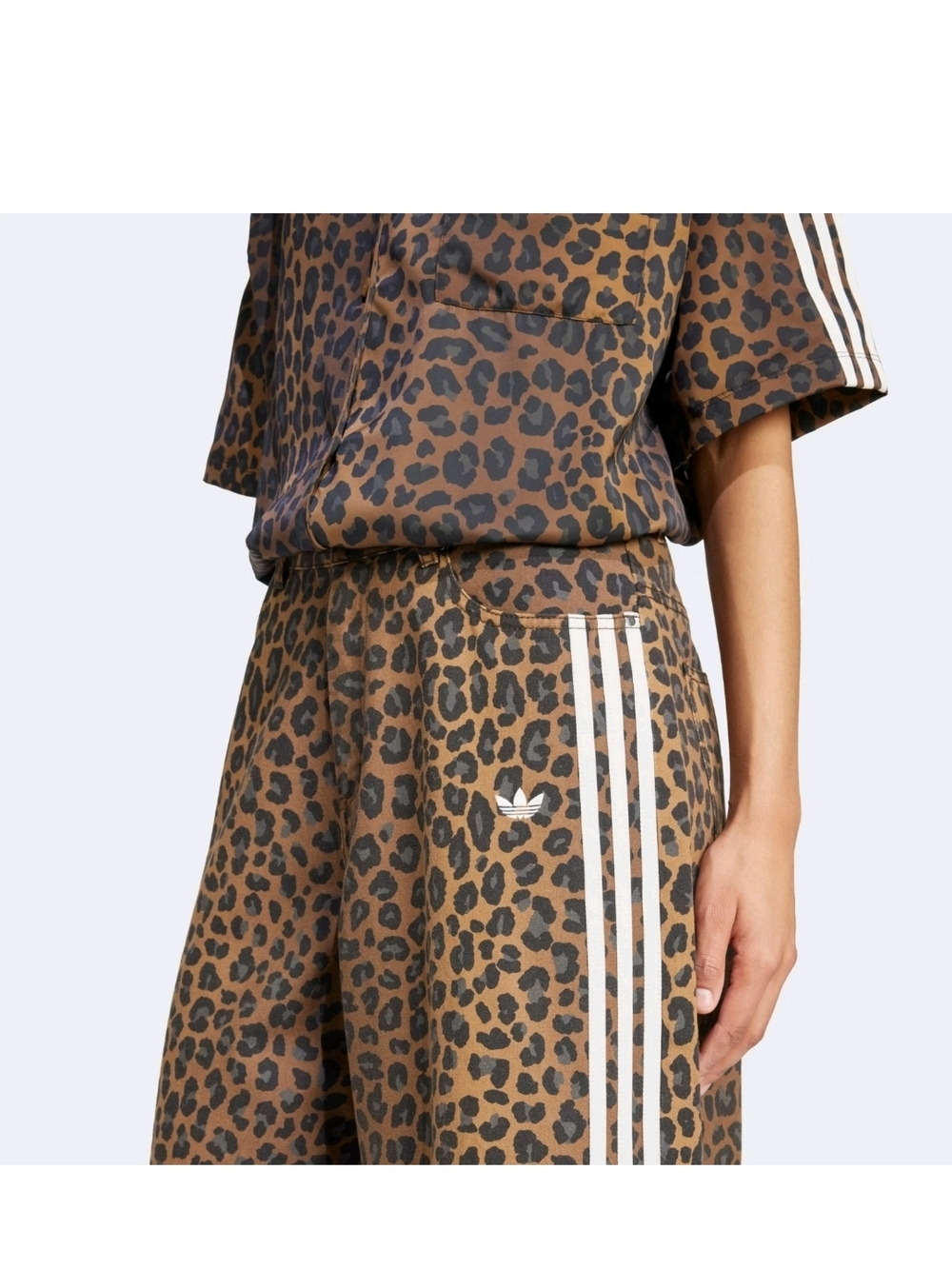 adidas NWT Leopard Print High Waisted Wide-Leg Brown Denim Bermuda Shorts/Jorts - Picture 9 of 14